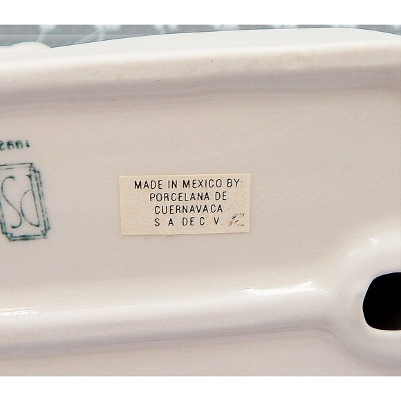 Porcelana De Cuernavaca Paul Sabastian Children Sledding Porcelain Figurine - Picture 10 of 10